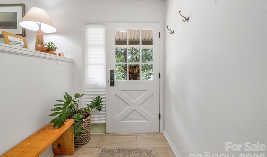 13 Rolling View Dr, Asheville, NC 28805 - 4 Beds, 3 Bath
