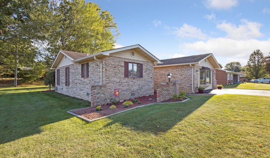 876 NE Edgemont N St, Abingdon, VA 24210 - 3 Beds, 2 Bath