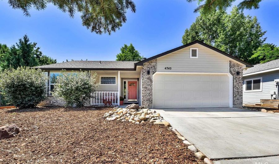 4745 N Cengotita Ave, Boise, ID 83703 - 3 Beds, 2 Bath