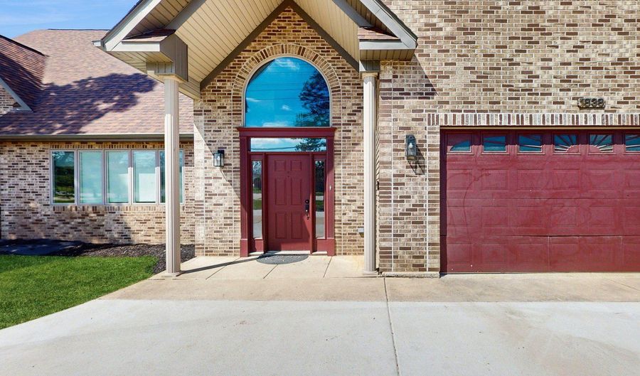 1838 N Windsor Dr, Arlington Heights, IL 60004 - 4 Beds, 3 Bath