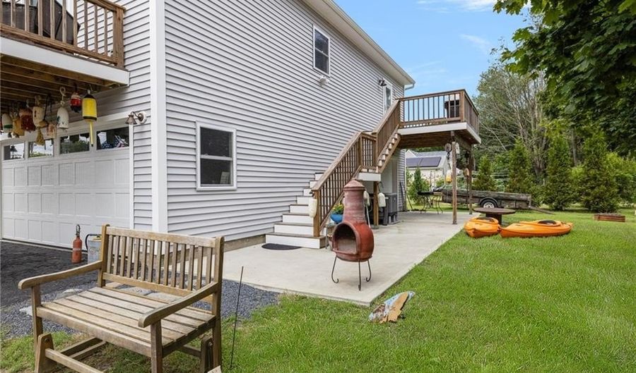 127 Howland Ave Rear, Jamestown, RI 02835 - 1 Beds, 1 Bath
