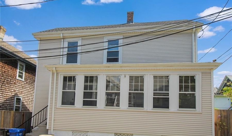 5 Davis Ct, Newport, RI 02840 - 3 Beds, 1 Bath