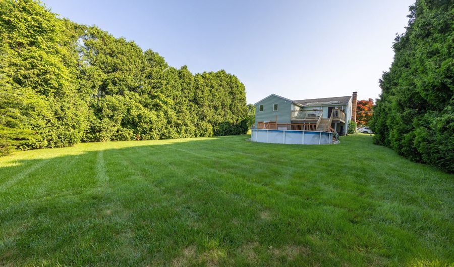 272 Westwoods Ter, Bristol, CT 06010 - 4 Beds, 2 Bath