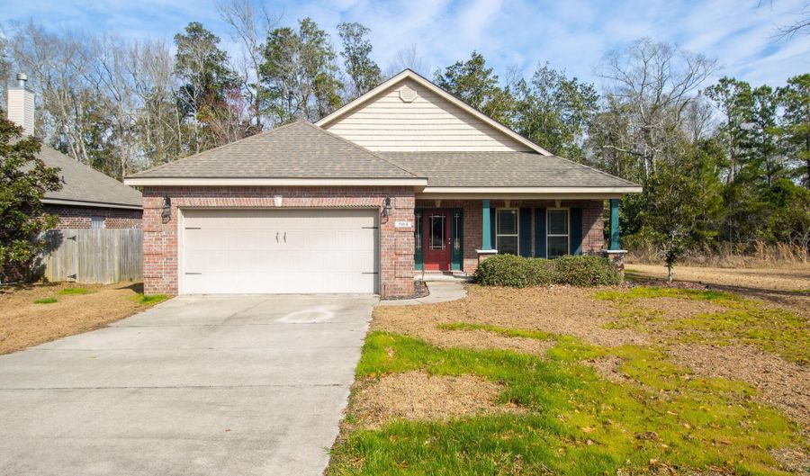 504 Dynsmore Pl, Long Beach, MS 39560 - 3 Beds, 2 Bath