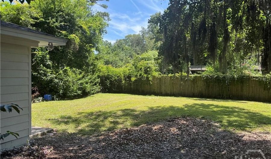 4 Brookview Dr, Savannah, GA 31406 - 3 Beds, 2 Bath