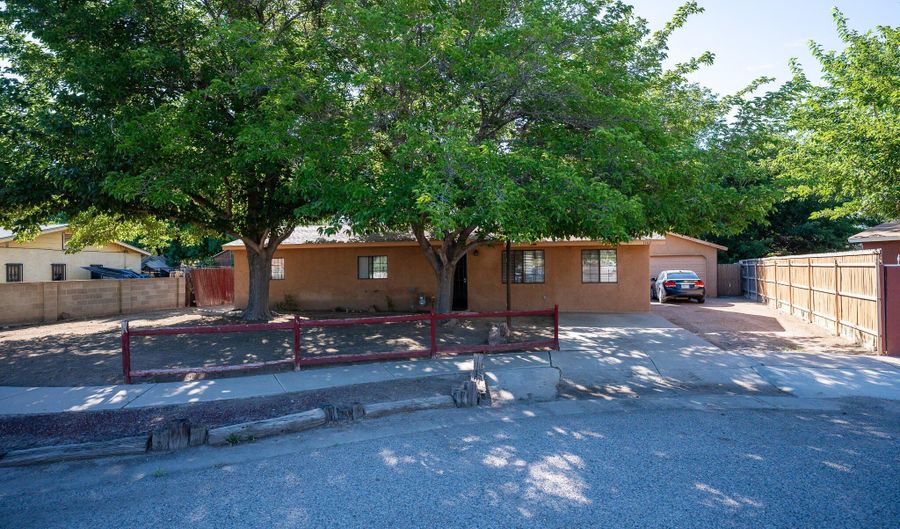 1142 Calle Palo Verde, Bernalillo, NM 87004 - 3 Beds, 1 Bath