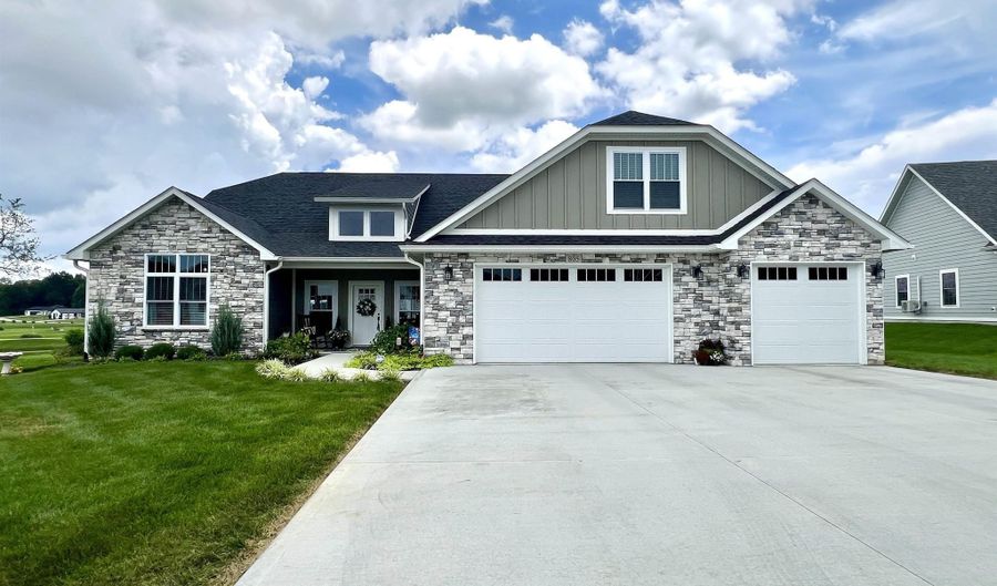 805 Spyglass Hill Dr, Bedford, IN 47421 - 3 Beds, 4 Bath