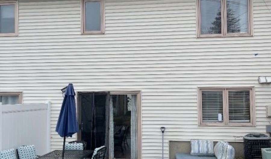 4 Sickle St, Andover, NJ 07801 - 2 Beds, 3 Bath