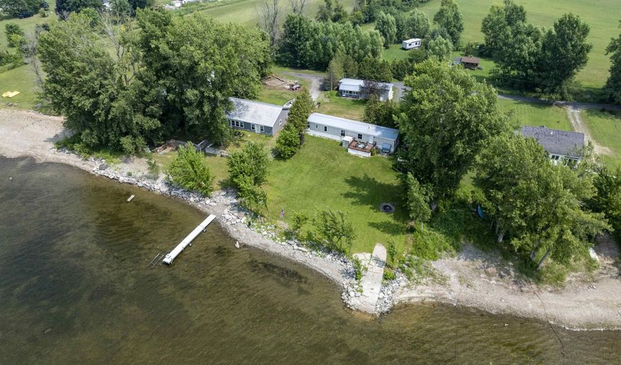 279 Hunter North Rd, Alburgh, VT 05440 - 3 Beds, 2 Bath