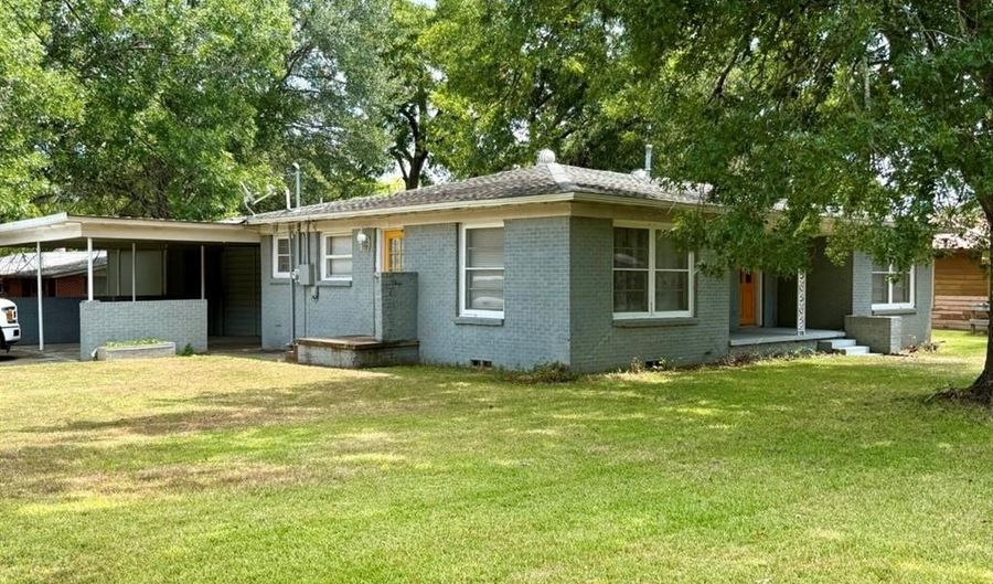 1600 Irwin Ln, Sulphur Springs, TX 75482 - 3 Beds, 2 Bath