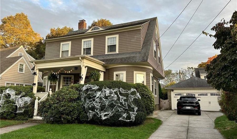 172 Bluff Ave, Cranston, RI 02905 - 3 Beds, 3 Bath