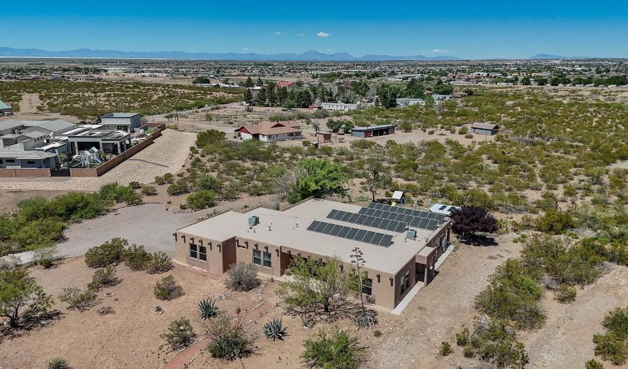 11 Canyon Draw, Alamogordo, NM 88310 - 4 Beds, 3 Bath