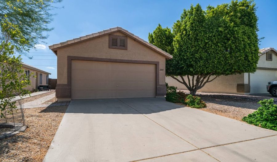 2010 S Lawther Dr, Apache Junction, AZ 85120 - 3 Beds, 2 Bath