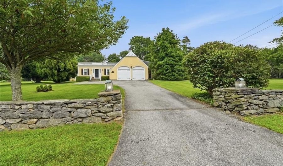 142 Ferry Rd, Bristol, RI 02809 - 3 Beds, 3 Bath
