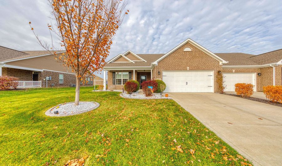 9226 Lieven St, Avon, IN 46123 - 2 Beds, 2 Bath