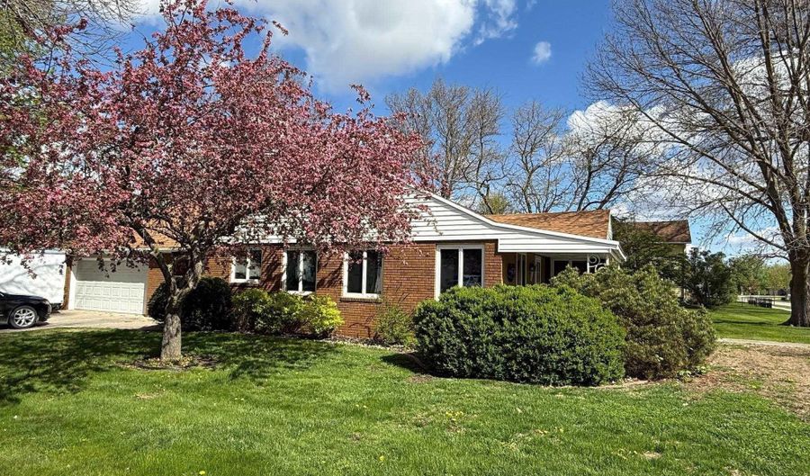 605 N Phillips St, Algona, IA 50511 - 3 Beds, 3 Bath