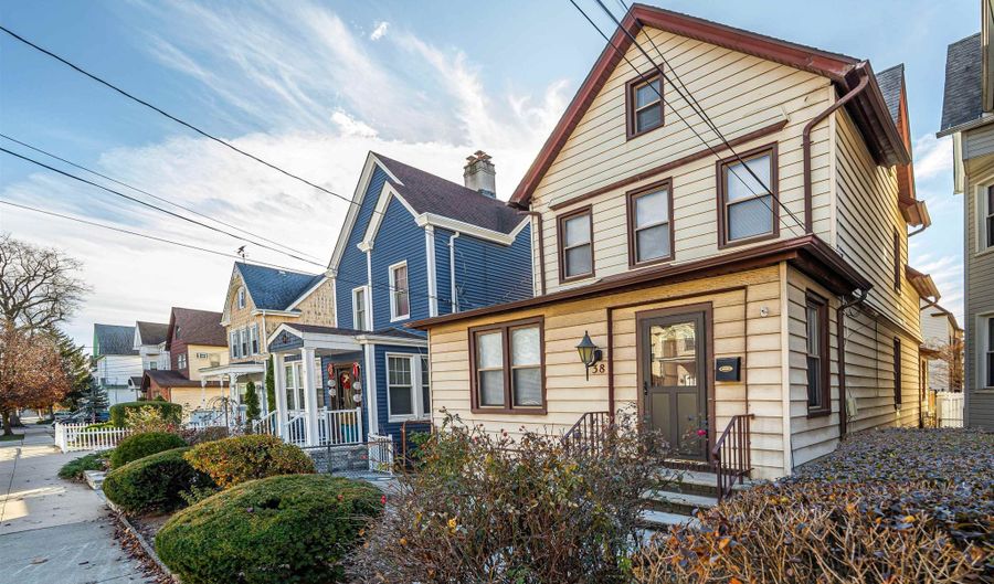 38 W 43RD St, Bayonne, NJ 07002 - 4 Beds, 2 Bath