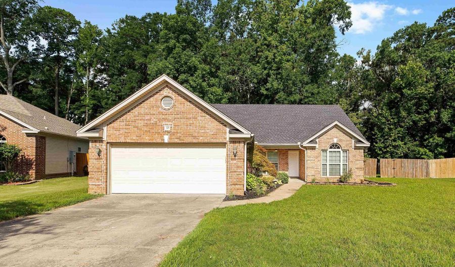 325 Madison Place Cir, Benton, AR 72015 - 3 Beds, 2 Bath