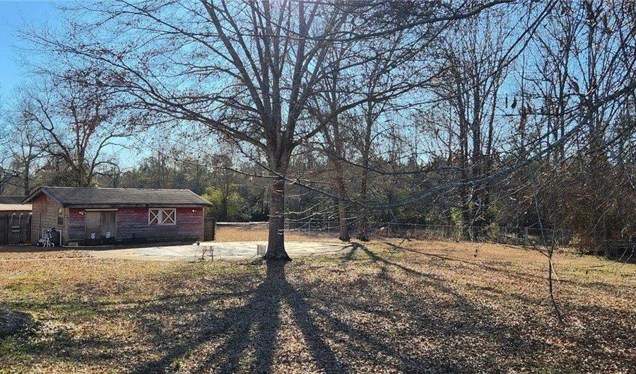 514 3rd St SE, Aliceville, AL 35442 - 3 Beds, 2 Bath