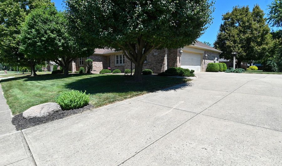 675 Caesar Dr, Avon, IN 46123 - 3 Beds, 3 Bath
