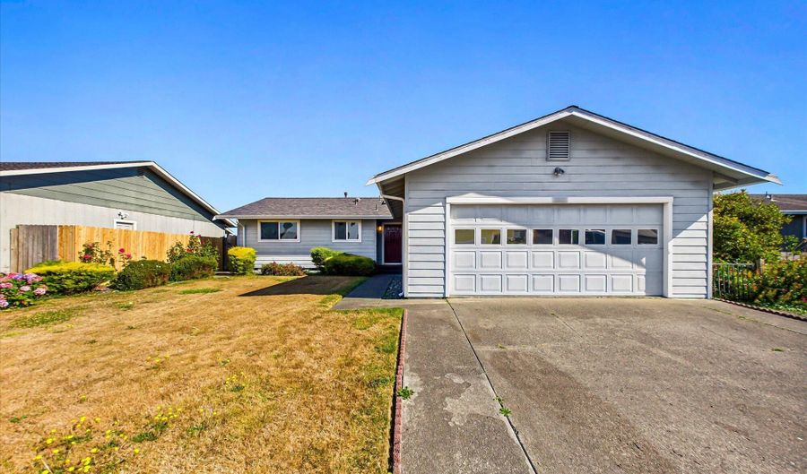 2033 Ernest Way, Arcata, CA 95521 - 3 Beds, 2 Bath