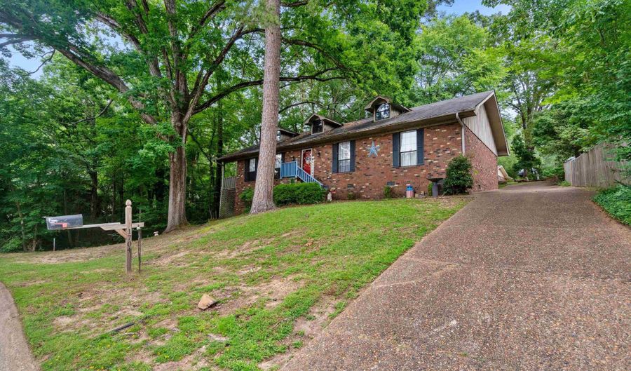 1704 NORTHRIDGE Dr, Arkadelphia, AR 71923 - 3 Beds, 2 Bath