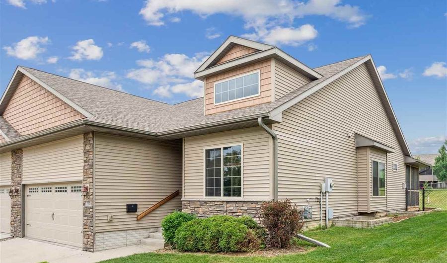 1217 Copper Mountain Dr, North Liberty, IA 52317 - 4 Beds, 3 Bath