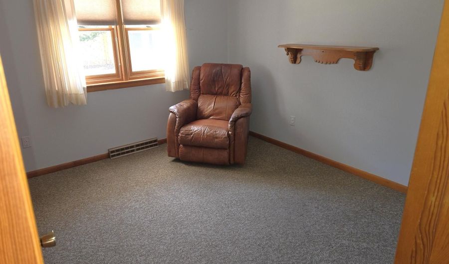 116 BROAD CREEK Rd, Laurel, DE 19956 - 3 Beds, 2 Bath