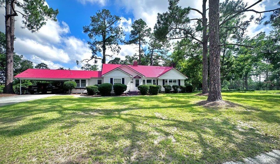 401 LEE St, Alma, GA 31510 - 3 Beds, 3 Bath