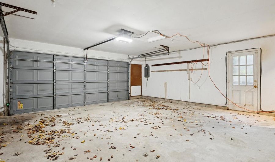 800 PARTRIDGE Ct, Hockessin, DE 19707 - 4 Beds, 3 Bath