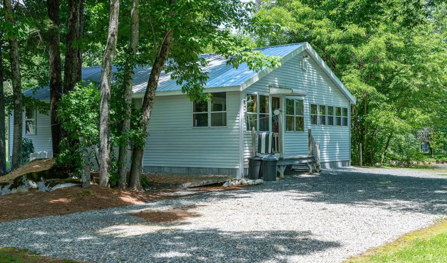 333 Smithfield Rd, Belgrade, ME 04917 - 2 Beds, 1 Bath