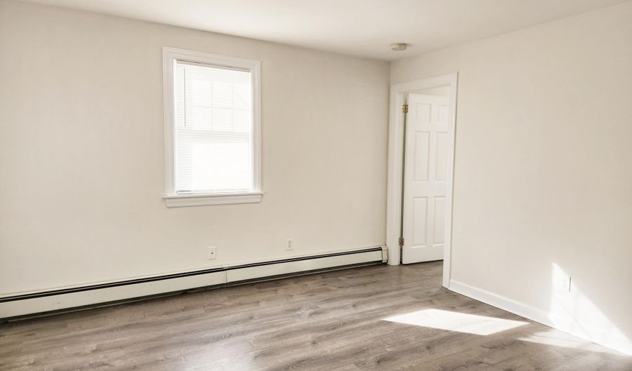 77 Valley Rd 2, Cos Cob, CT 06807 - 2 Beds, 1 Bath