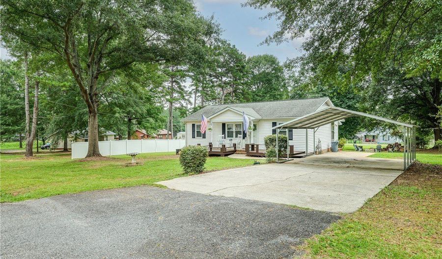 109 Woodfern Cir, Belton, SC 29627 - 3 Beds, 2 Bath