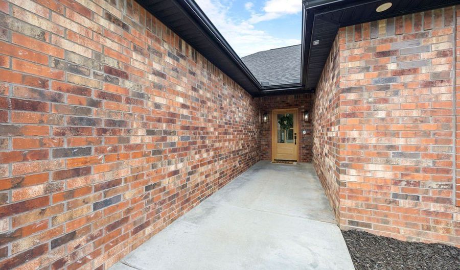 34 S Cheshnut Dr, Bella Vista, AR 72714 - 3 Beds, 2 Bath