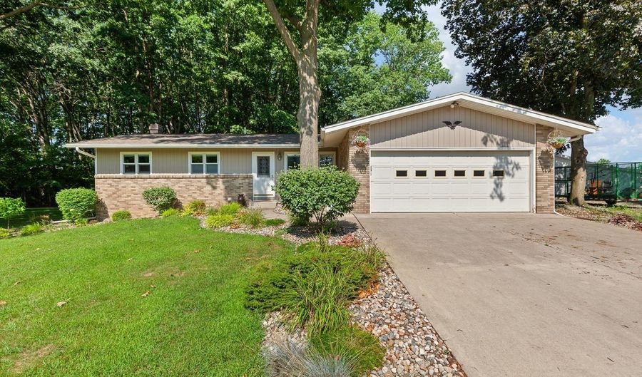 4382 3rd, Adrian, MI 49221 - 3 Beds, 3 Bath