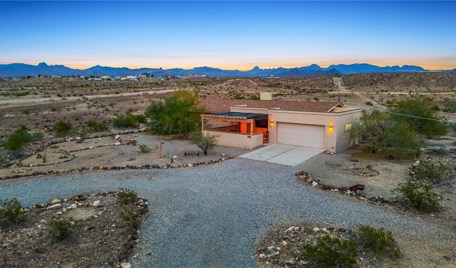 1880 Goldrush Rd, Bullhead City, AZ 86442 - 3 Beds, 2 Bath