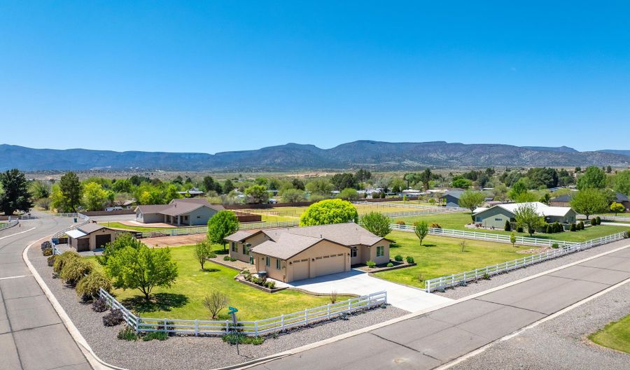 2093 Paso Fino Way, Camp Verde, AZ 86322 - 3 Beds, 2 Bath
