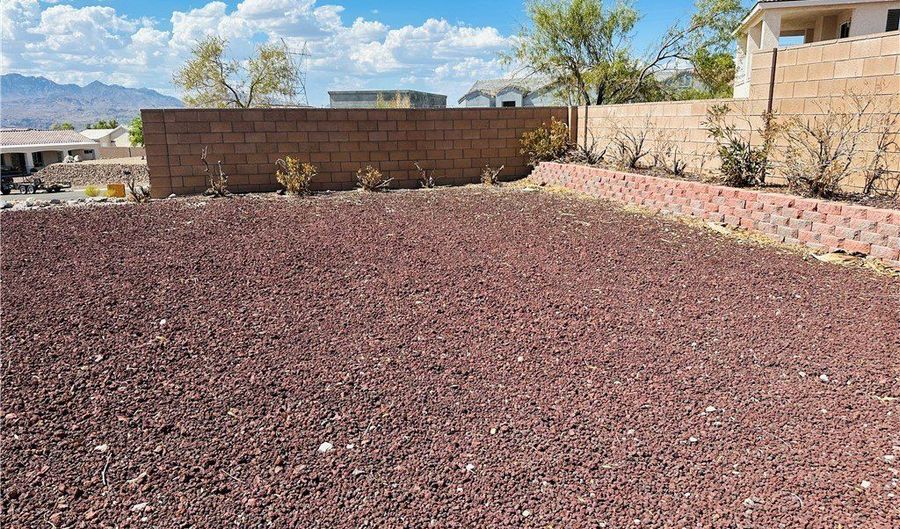 3435 Sunbonnet Dr, Bullhead City, AZ 86429 - 3 Beds, 2 Bath