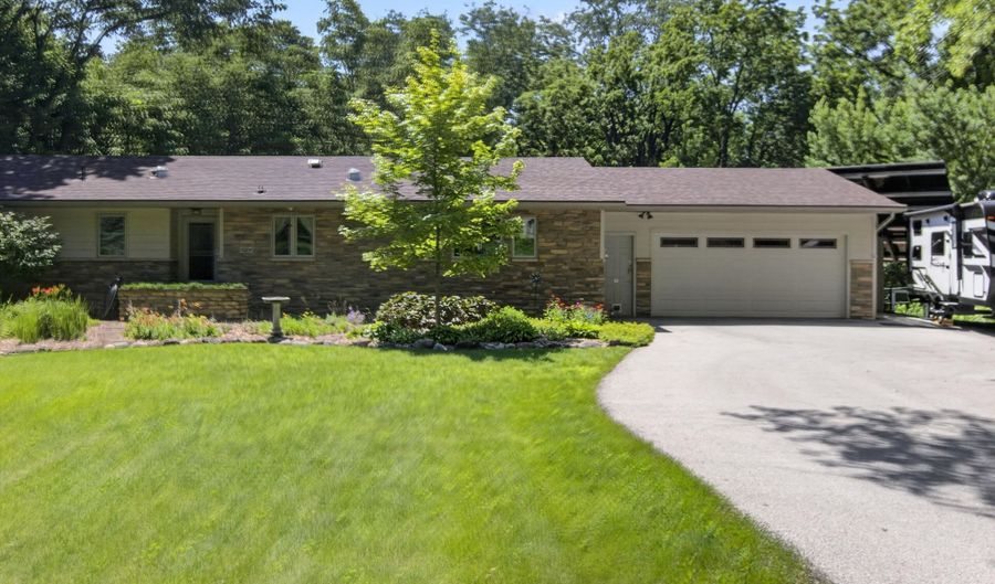2706 Meadow Glen Rd, Ames, IA 50014 - 4 Beds, 2 Bath