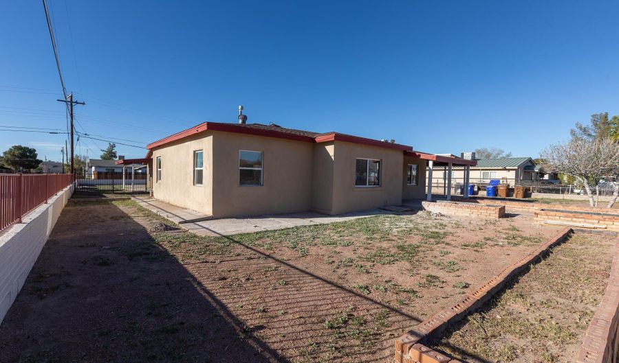 1220 W Hall Ave, Las Cruces, NM 88005 - 4 Beds, 2 Bath