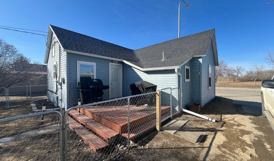 120 4th St NW, Devils Lake, ND 58301 - 2 Beds, 1 Bath