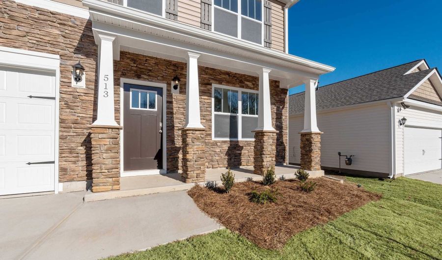 1139 White Willow Dr, Spartanburg, SC 29303 - 5 Beds, 3 Bath