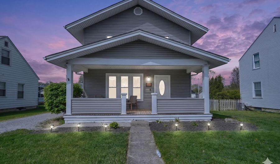 33 School St, Ashville, OH 43103 - 3 Beds, 2 Bath