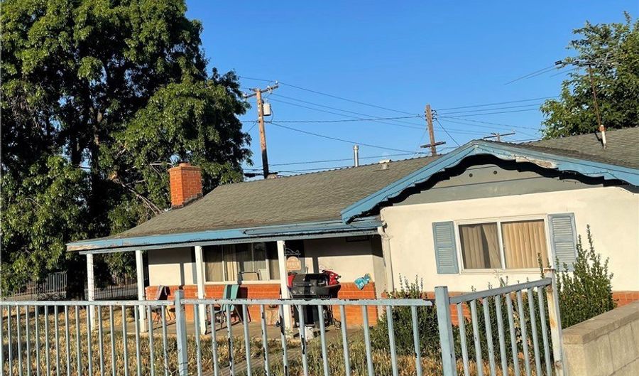13590 Meadow St, Yucaipa, CA 92399 - 2 Beds, 2 Bath