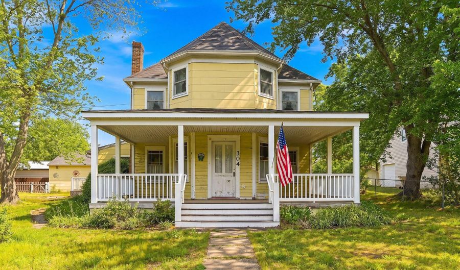 304 Central Blvd, Bayville, NJ 08721 - 5 Beds, 2 Bath