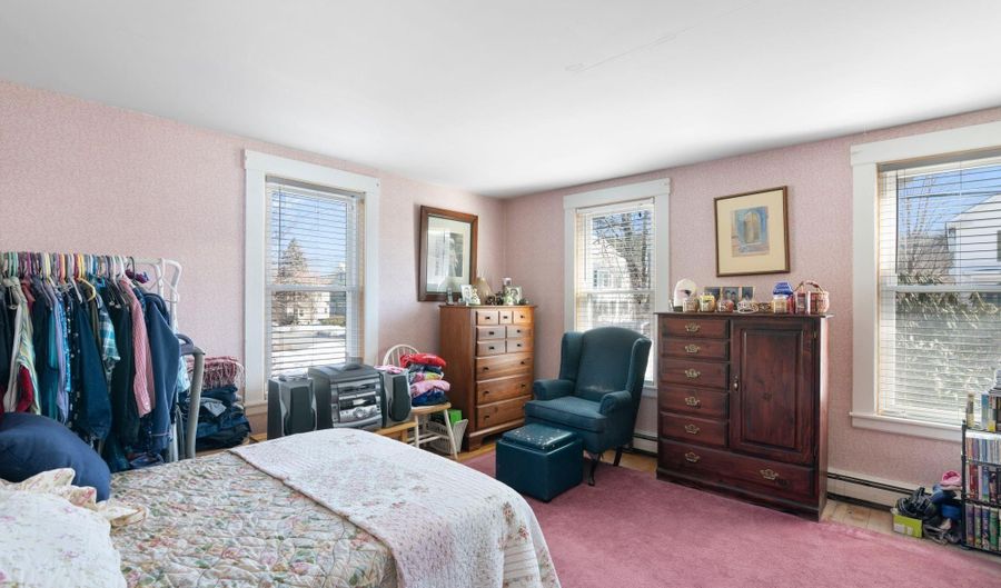 36 Spruce St, Brattleboro, VT 05301 - 3 Beds, 2 Bath