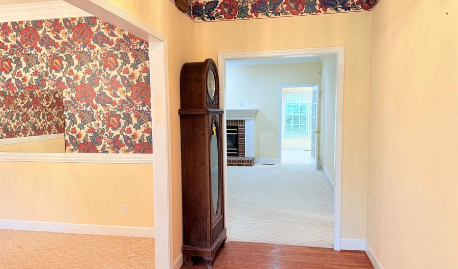 1014 Crestwood Dr, Albertville, AL 35950 - 3 Beds, 3 Bath
