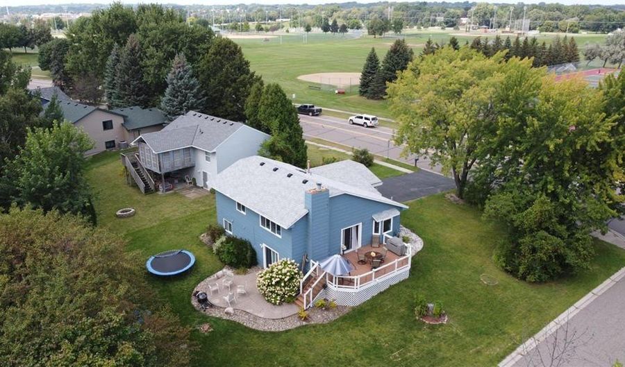 5634 142nd St W, Apple Valley, MN 55124 - 4 Beds, 2 Bath