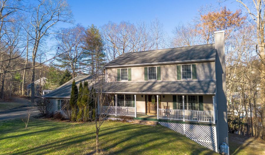 9 Breeze Hill Rd, Danbury, CT 06810 - 4 Beds, 3 Bath