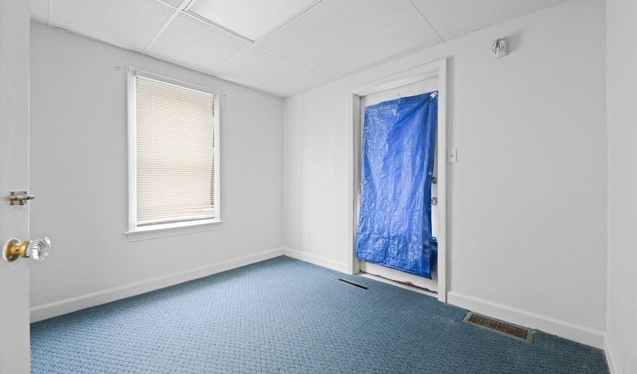 1077 W State St, Alliance, OH 44601 - 0 Beds, 0 Bath